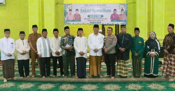 Sekretaris DPRD Tanjab Barat Hadiri Safari Ramadhan di Desa Pematang Tembesu
