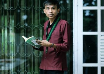 Kerakusan Manusia atau Peringatan Tuhan: Banjir Jambi, Krisis Demokrasi, dan Hilangnya Kesadaran Spiritual