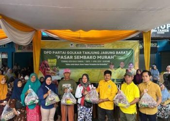 Ketua Komisi II DPRD Tanjab Barat Bersama Golkar Gelar Operasi Pasar Murah, Warga Antusias Serbu Sembako