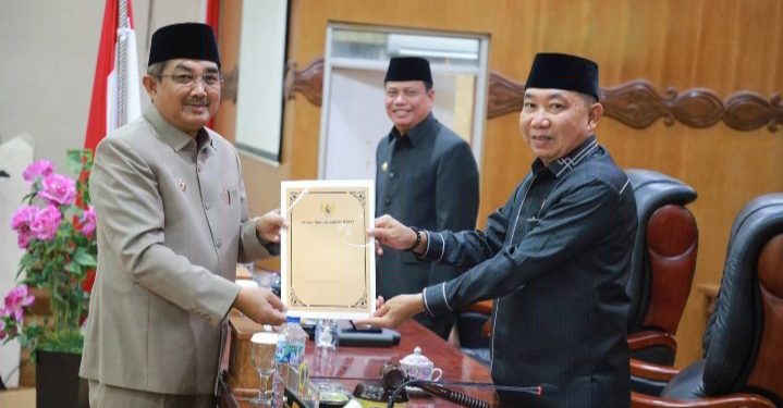 Gelar Paripurna, DPRD dan Pemkab Tanjab Barat Evaluasi Capaian Kinerja Tahun 2025