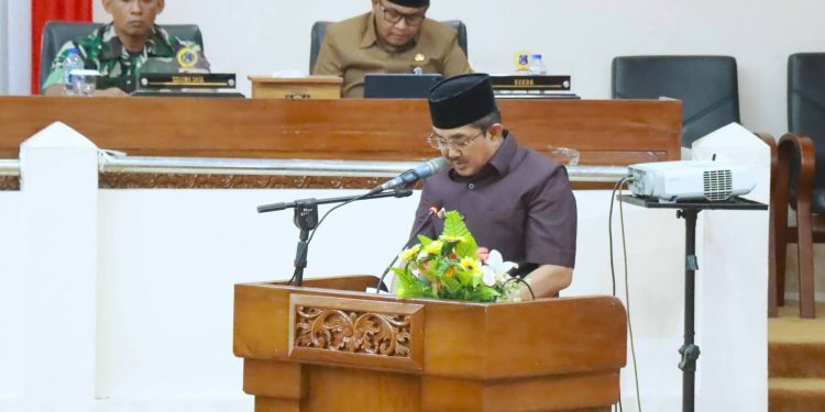 Bupati Anwar Sadat Sampaikan Jawaban atas Pandangan Umum Fraksi DPRD terhadap Ranperda Pertanggungjawaban APBD 2025 pada Rapat Paripurna Ketiga