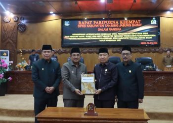Bupati dan Wakil Bupati Hadiri Rapat Paripurna Keempat DPRD, Ranperda Pertanggungjawaban APBD 2025 Disetujui Bersama