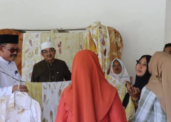 Bupati dan Wakil Bupati Tanjab Barat Tinjau UMKM Ecoprint Desa Kuala Dasal, Siap Fasilitasi Pengembangan Produk
