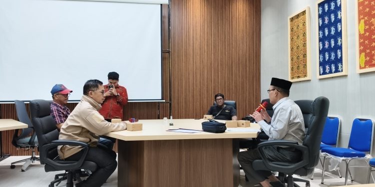 Pimpin Rapat, Angsori Harap Tim Kesenian Tanjab Barat Bisa Mengharumkan Nama Daerah
