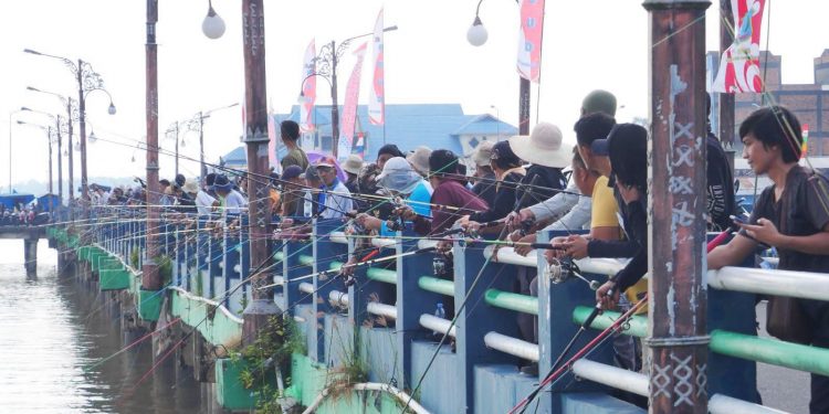 Ratusan Pemancing Padati WFC, Semarak Lomba Mancing Warnai Peringatan HUT RI dan HUT Tanjab Barat