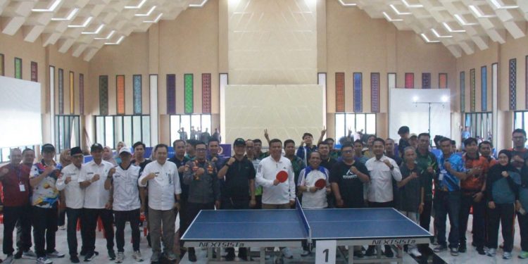 Semarakkan HUT ke-81 RI dan Hari Jadi ke-61 Tanjab Barat, Wabup Katamso Buka Turnamen Tenis Meja Antarinstansi