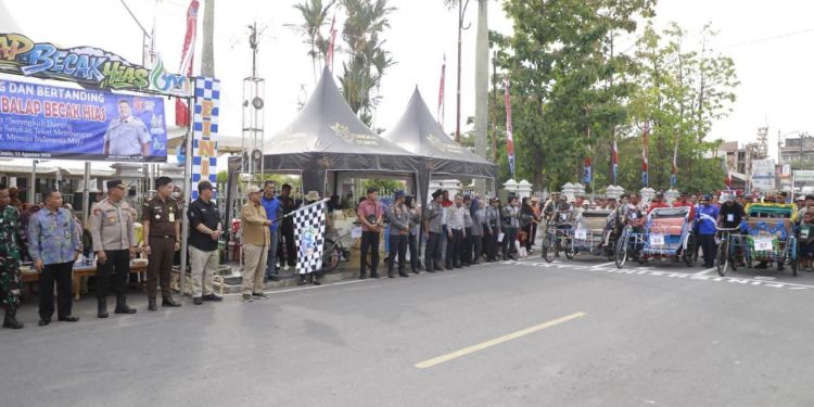 Tradisi Lomba Balap Becak Hias Semarakkan HUT RI ke-81 dan Hari Jadi ke-61 Tanjab Barat