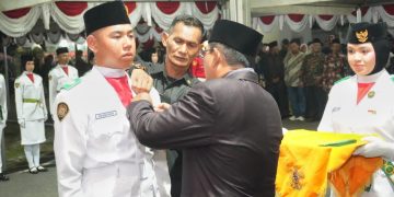 45 Anggota Paskibraka Tanjab Barat 2026 Dikukuhkan, Bupati Anwar Sadat: Jaga Kehormatan dan Jadi Teladan Generasi Muda