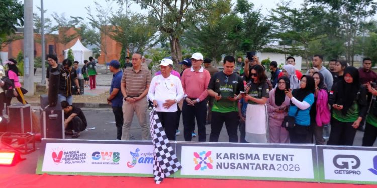 Semarak HUT ke-81 RI di Jambi: Wagub Abdullah Sani Lepas Ratusan Peserta Fun Run Lintasi Gentala Arasy