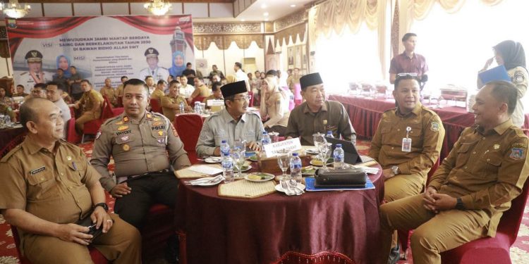 Bupati Anwar Sadat Hadiri Sosialisasi Program Keringanan PKB 2026 di Jambi