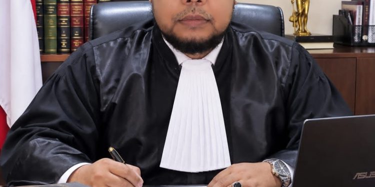 Praktisi Hukum Chandra Makkawaru Tantang Kapolda Jambi Ambil Alih Kasus Penyerangan Rumah di Tebo Ilir, Pertanyakan Kinerja Polres Tebo