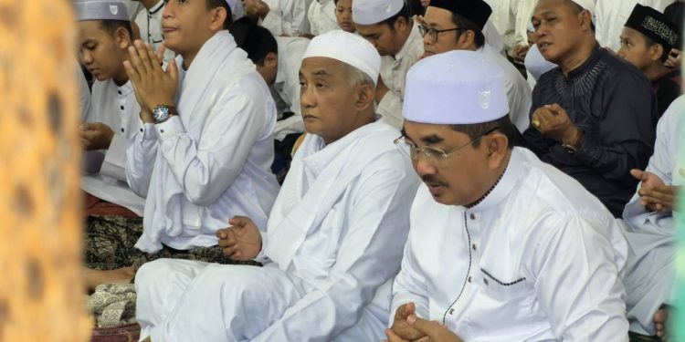 Bupati Anwar Sadat Salat Istisqa di Ponpes Al-Baqiatusholihat, Ajak Jaga Lingkungan dan Introspeksi Diri