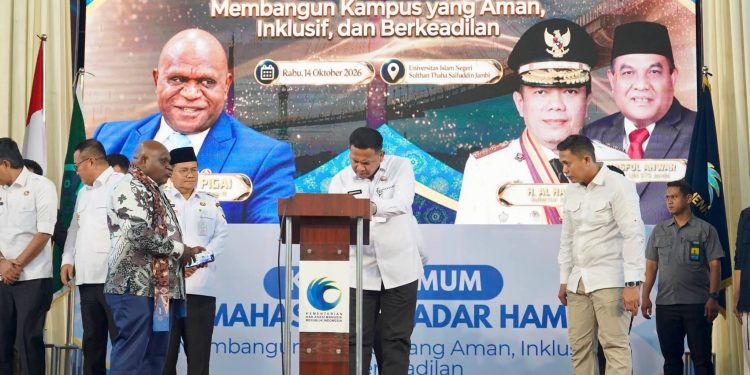 Mewakili Bupati Tanjab Barat, Sekda Hermansyah Hadiri Penandatanganan MoU Bersama Menteri HAM RI