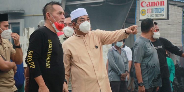 Bupati Anwar Sadat Tinjau Langsung Lokasi Kebakaran di Kawasan Masjid Al-Amin