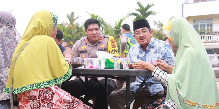 Jumat Berbagi, Bupati Anwar Sadat Sarapan dan Berdialog Langsung Bersama Masyarakat