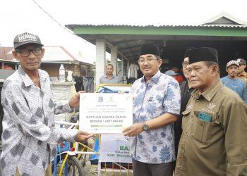 Bupati UAS Salurkan Bantuan Musibah dan Sosial di Betara, Bram Itam, hingga Tungkal Ilir
