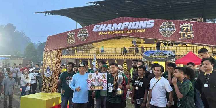 Ketua DPRD Tanjab Barat Serahkan Hadiah Juara II Raja Machmud Cup II Tahun 2026
