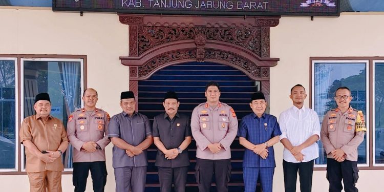 Sambut Silahturahmi Kapolres Baru, Hamdani: DPRD Siap Menjalin Kerja Sama Yang Erat dan Saling Mendukung