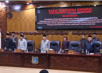 Hamdani Pimpin Rapat Paripurna Keempat DPRD Tanjab Barat