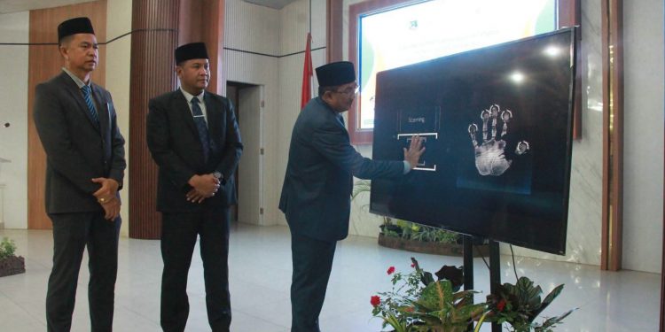 Perkuat Digitalisasi Pelayanan Kepegawaian, Bupati UAS Luncurkan SIPENA