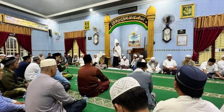 Safari Subuh di Sijinjang, Al Haris Ingatkan Bahaya Hoaks, Geng Motor, dan Narkoba