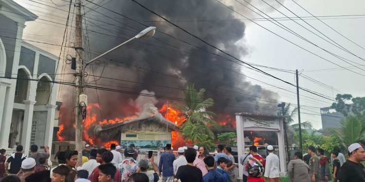 Polisi Selidiki Kebakaran di Kuala Tungkal, Lima Bangunan Rusak Berat
